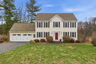 17 Gray Farm Rd 1