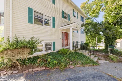 195 Crescent St. #3 1