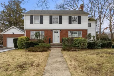 250 Nichols St 1