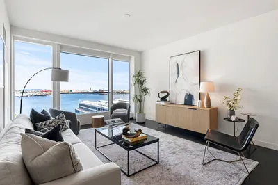 150 Seaport #9C
