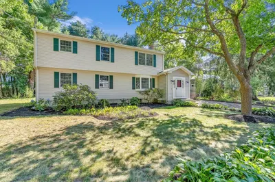 35 Arrowhead Road 1