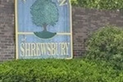 34 Shrewsbury Green Dr #I 1