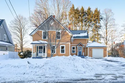 16 Maple St