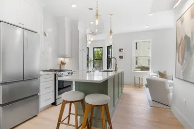 274 Chelsea Street #2