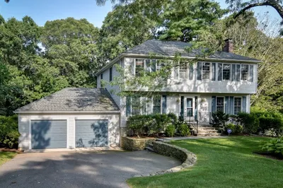 19 Coachman Lane 1