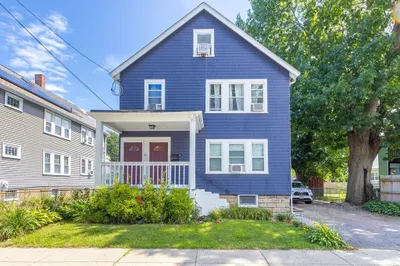 40 Manning St