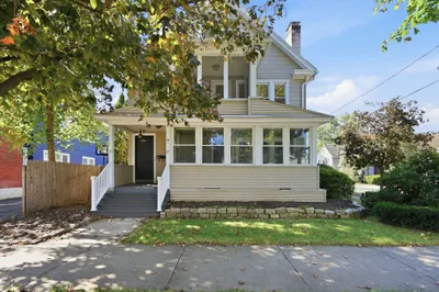 124-126 Woodlawn St 1