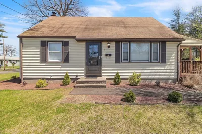 3 Carriage Dr 1