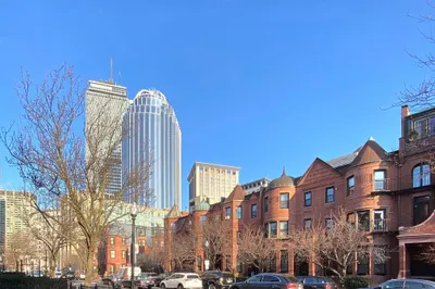 242 W Newton St #4