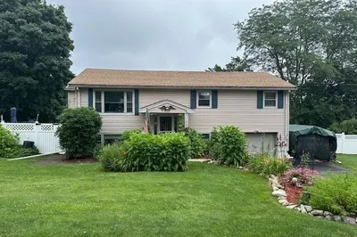 18 Kennedy Dr 1