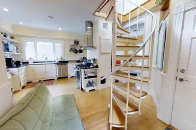 8 Claremon St #2