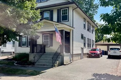 17 Laurel Rd #2