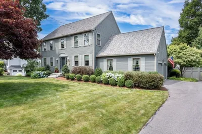 6 King Philip Rd 1