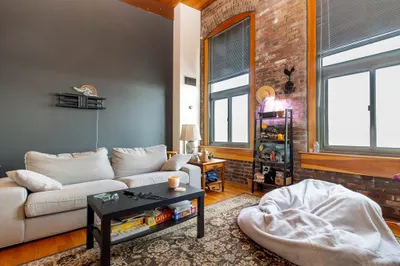 320 W. 2nd St #512