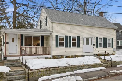 39 Cross St