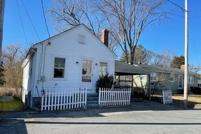 15 Weaver St 1
