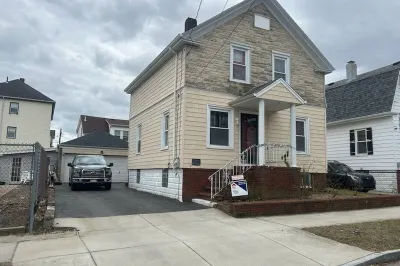 210 Clifford St