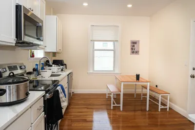 10 Beals St #3