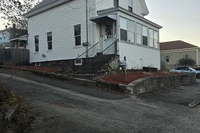 24 Boylston St