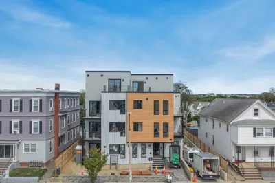 595 Broadway #202
