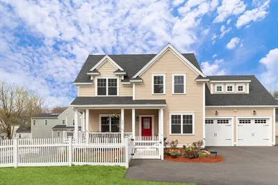 4 Curley Cir