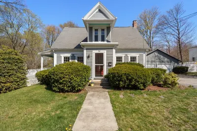 52 Pleasant St