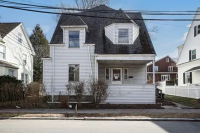 128 Anawan Avenue