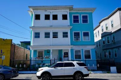 298-298a Lawrence St 1