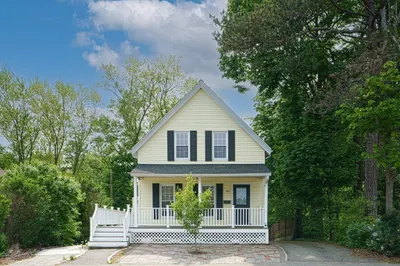 362 Commercial St