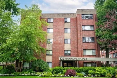 320 Hammond Pond Pkwy #301 1