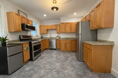 21a Highland St., St #2 1