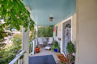 121 Bromfield St