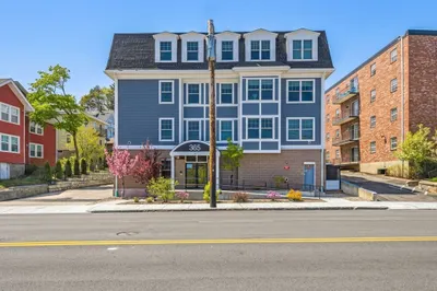 365 Newport Ave #303