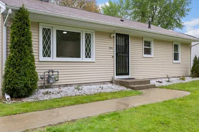 376 Hermitage Dr 1