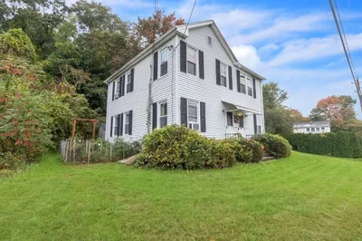 538 E Mountain Rd