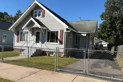 136 Maynard St 1