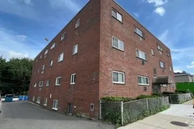 624 Hyde Park Ave #C3 1