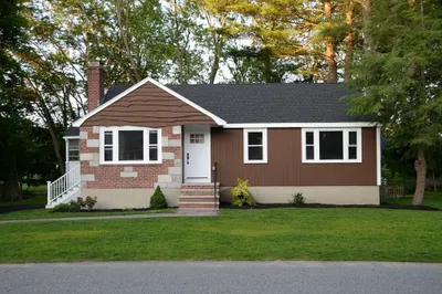 11 Pleasant Street 1