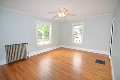 208 Irving St #2F
