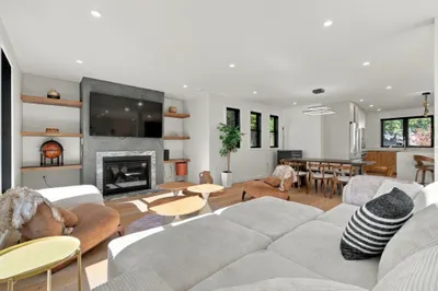 8 Noanett Rd 1