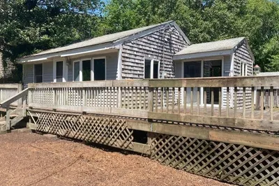 109 Ebony St
