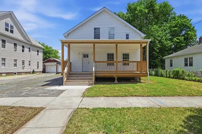 53 Devens St 1