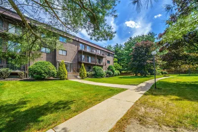 8 Ledgewood Way #10 1