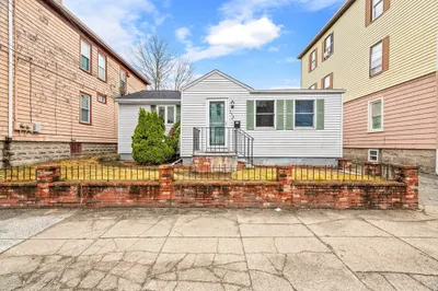 298 Collette St 1