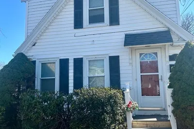 64 Lake St #2