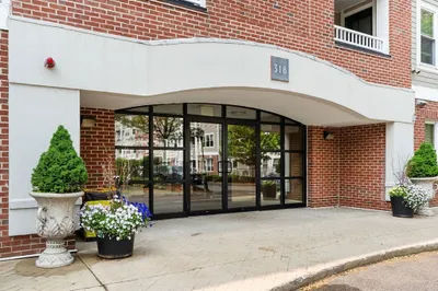 318 Rindge Ave #204
