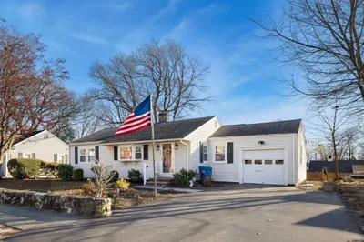 24 Hillcrest Rd