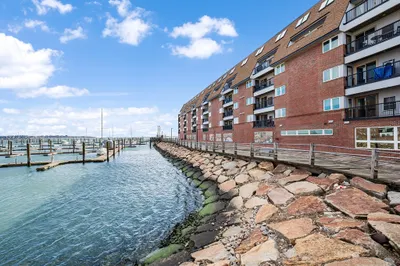 154 Lynnway #203