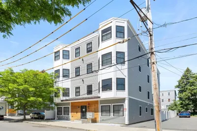 208 Spencer Avenue #3