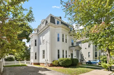 14 Grand View Avenue 1